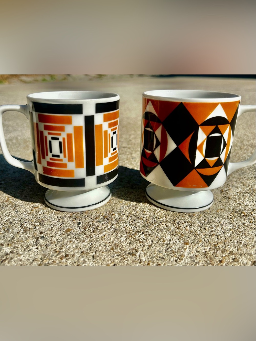 Vintage Trend 72 Fine China MCM Mugs (Set of 2) - Picture 6 of 11